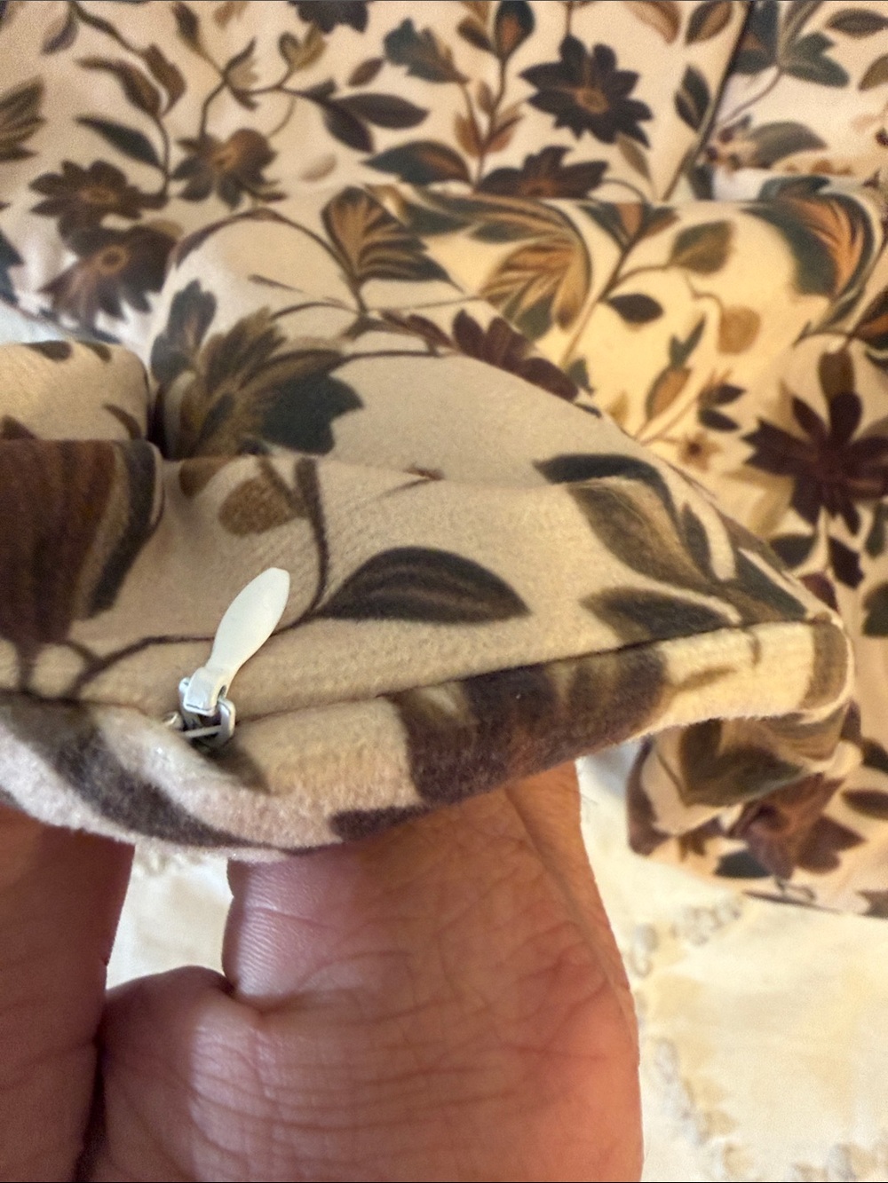 Floral Print Pillow Covers in Taupe and Brown nwot - Picture 6 of 9